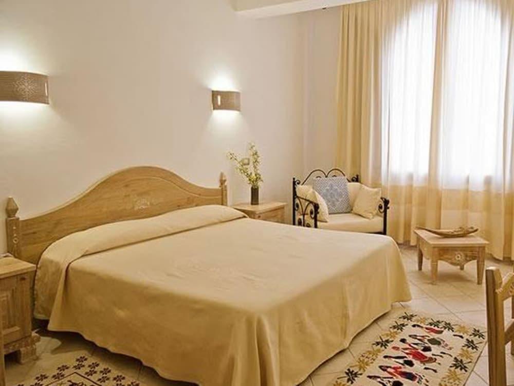Hotel Libyssonis Porto Torres Exterior photo